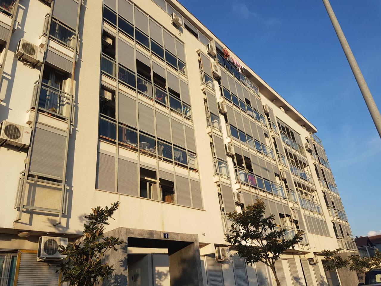 Delta Apartment 波德戈里察 外观 照片